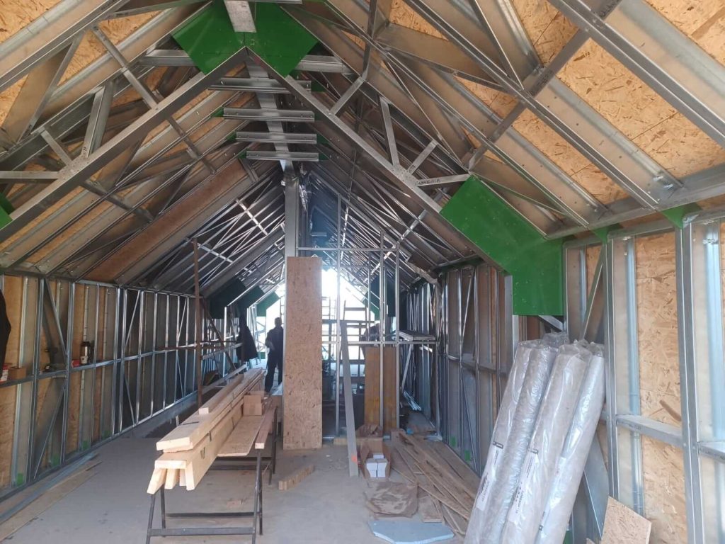 Atypical upper floor of a villa in hloubětín, prague: a quick and flexible solution for demanding conditions 2 Atypical upper floor of a villa in hloubětín, prague: a quick and flexible solution for demanding conditions