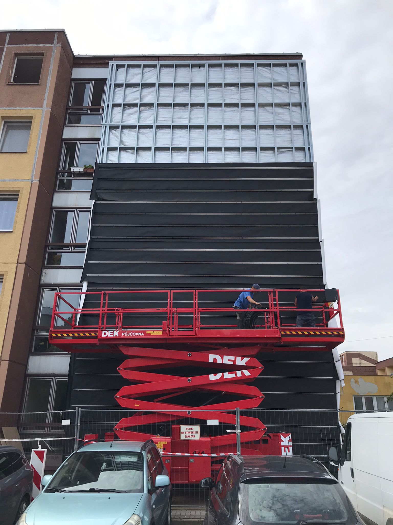 Construction under a green wall in bruntál: a modern solution for a healthier urban environment