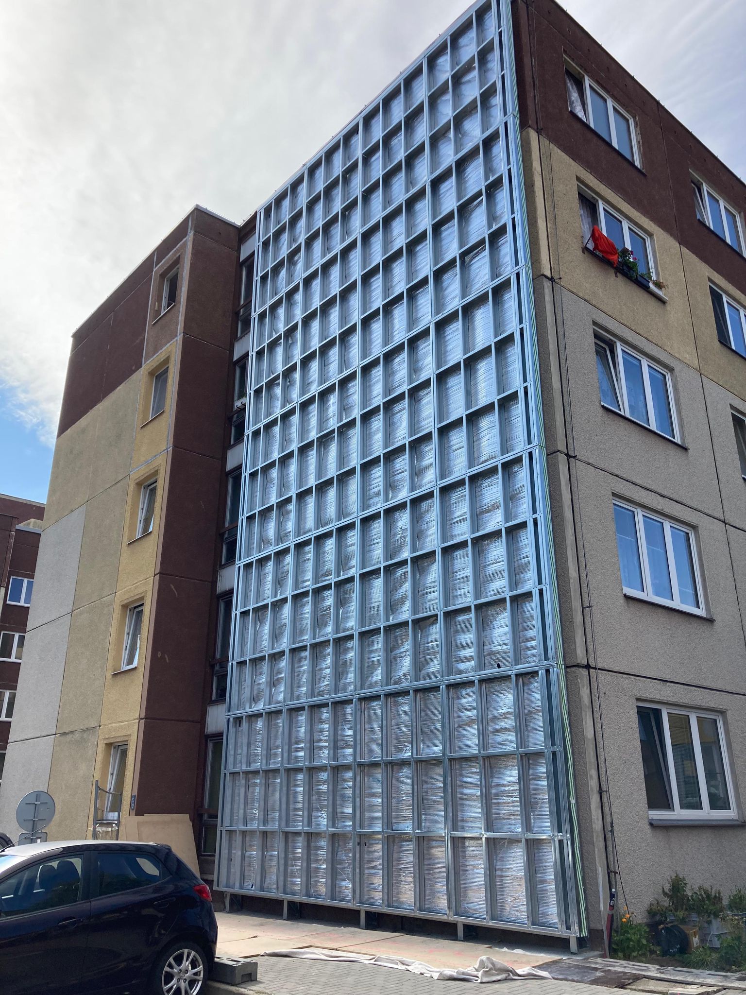 Construction under a green wall in bruntál: a modern solution for a healthier urban environment