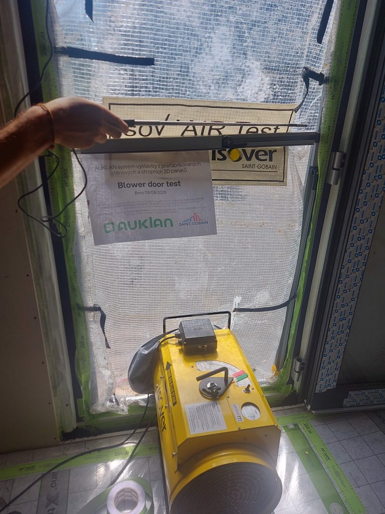 Pasivní standard na dosah: naše 2d panely obstály v náročném testu vzduchotěsnosti