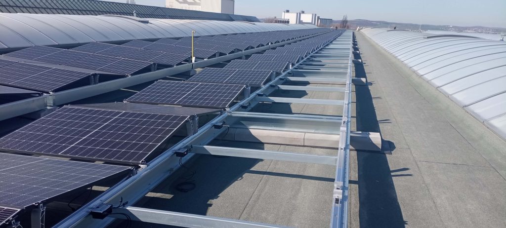 Roznášecí konstrukce pod fotovoltaické panely v brně-chrlicích: inovativní řešení pro starší průmyslové budovy